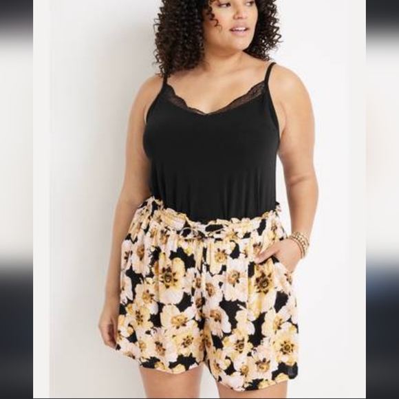 NWT Resort wear short pockets floral print Black Cream rayon Plus Size 2X. - Picture 2 of 15